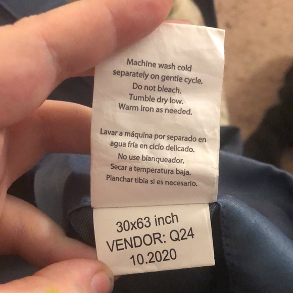 Blue curtain - Picture 3 of 3